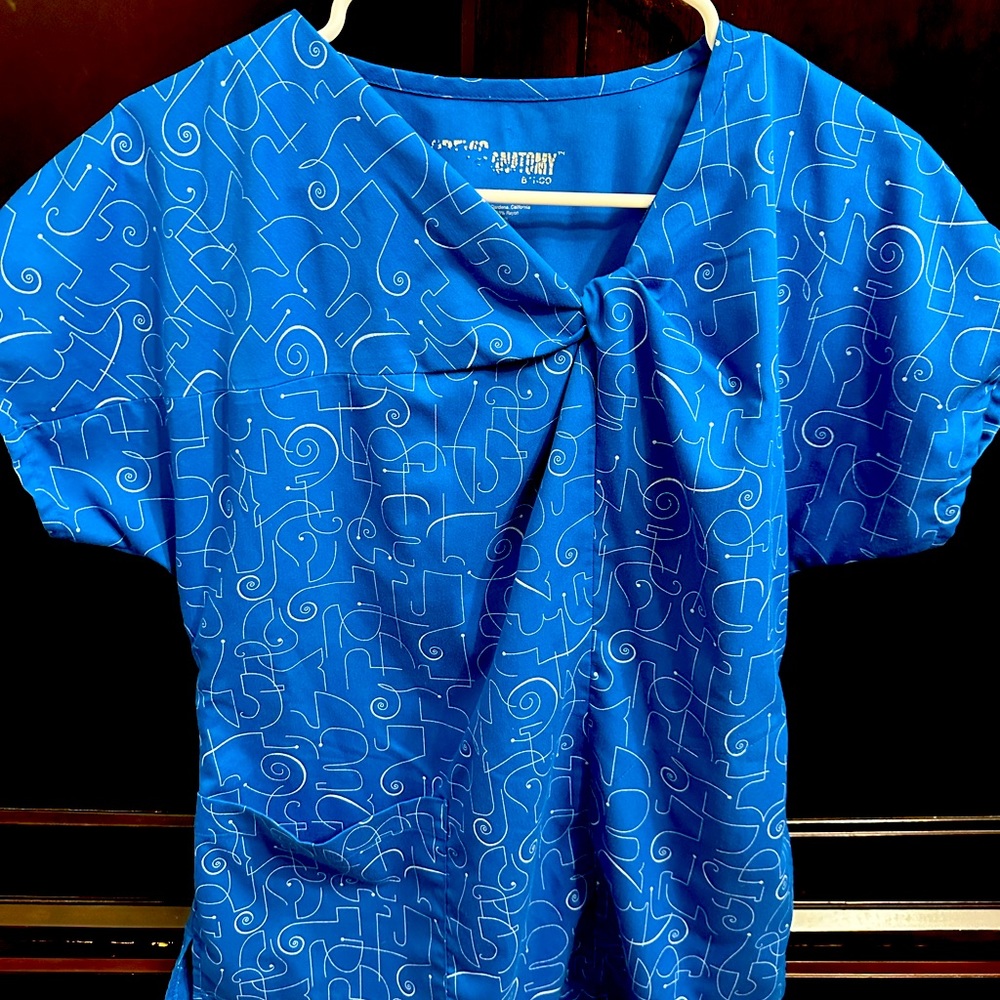 Grey’s Anatomy Asymmetric scrub too, small